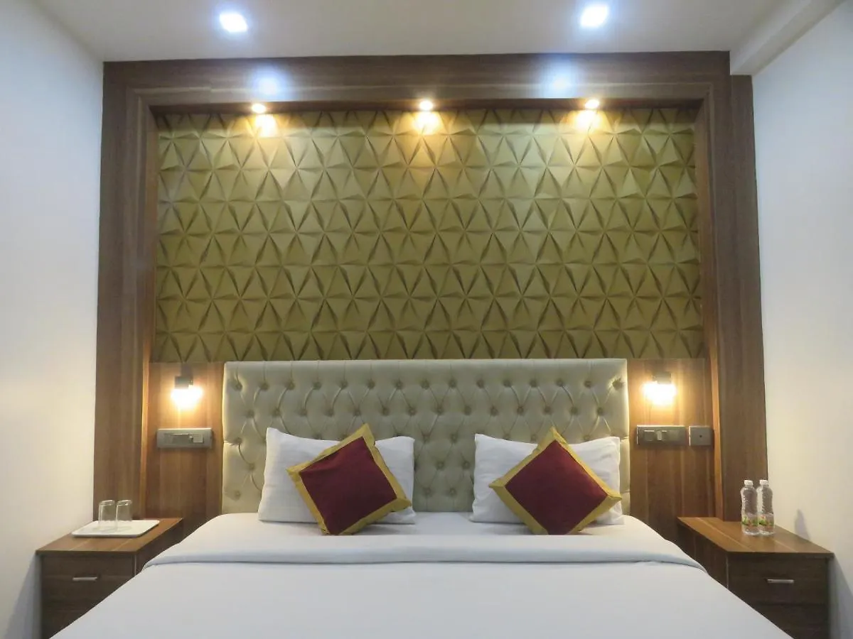 Hotel Reegate Inn Near South Railway Station Kochi 3*,