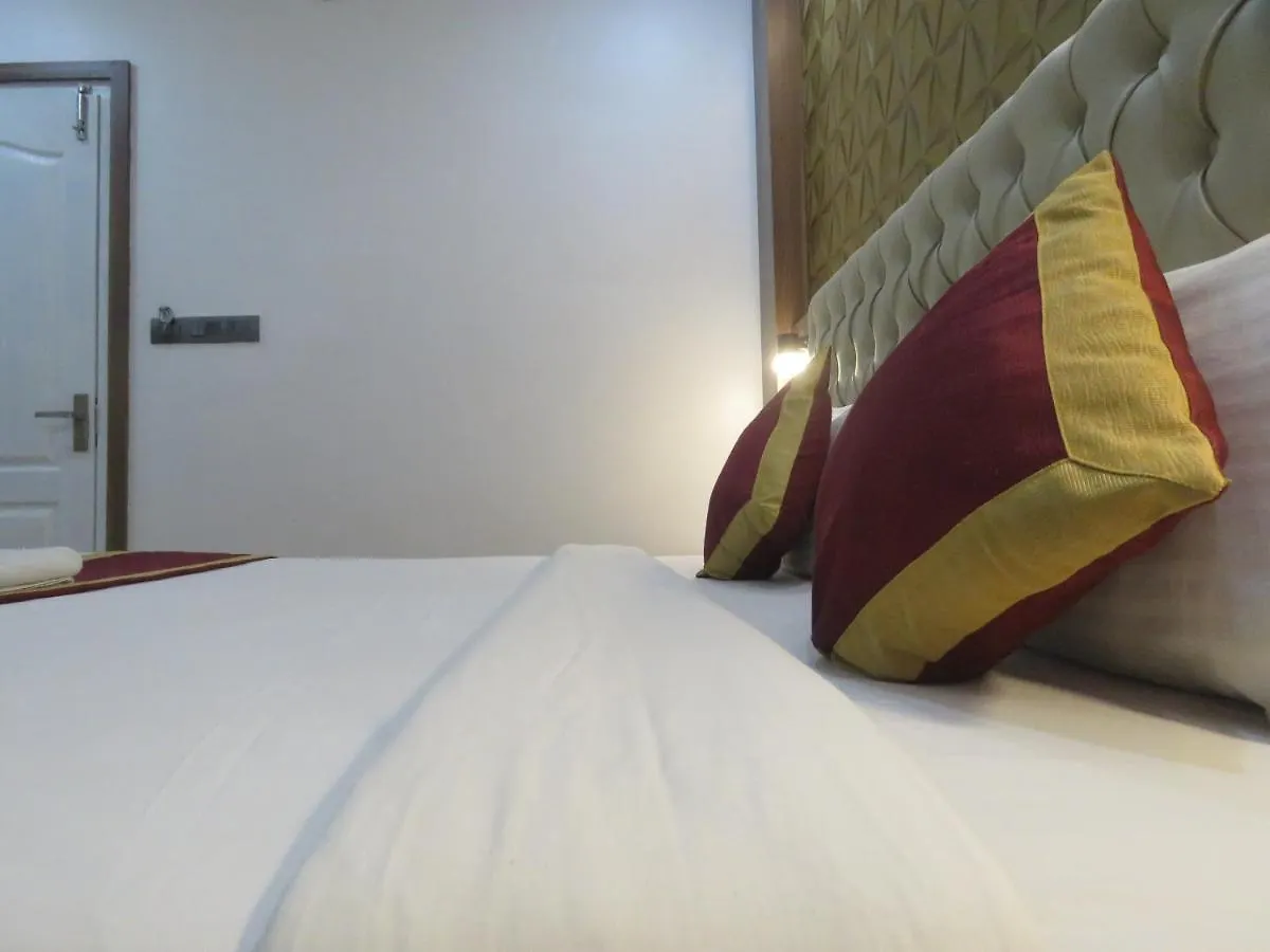Hotel Reegate Inn Near South Railway Station Kochi